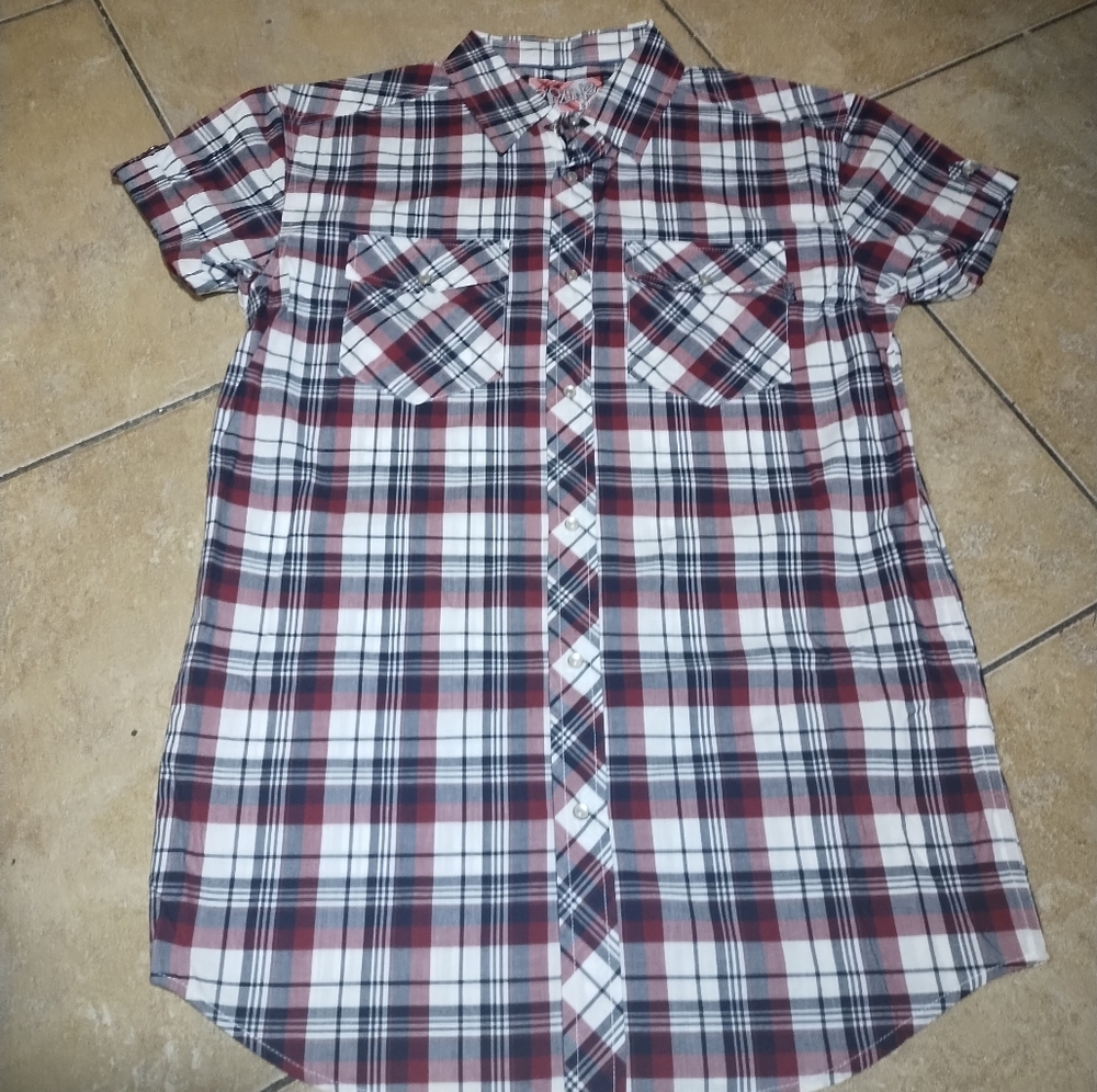 Ripzone Men's Short Sleeved Plaid Button up Shirt Size Small